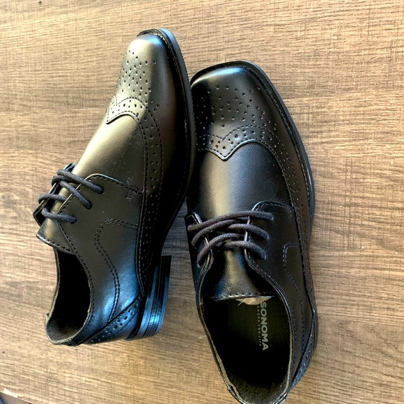 Boys Black Dress Shoes NWOT - Picture 2 of 8